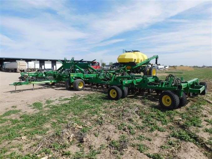 Farm Power John Deere air seeder and air cart highlight BigIron